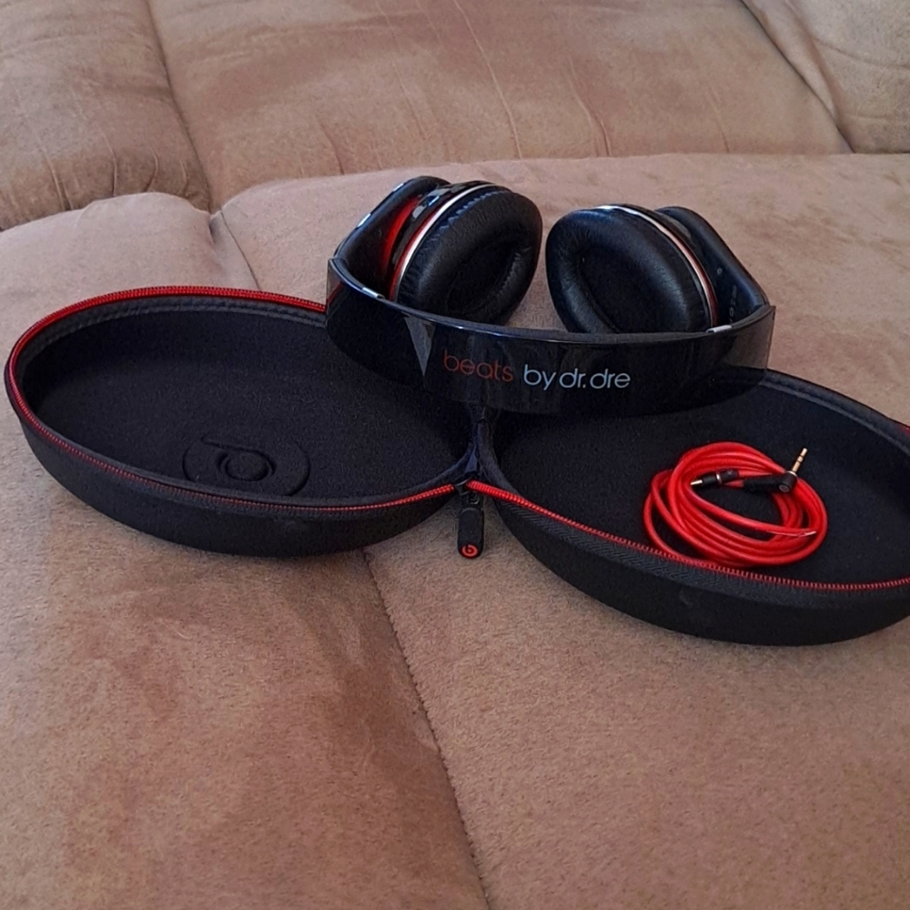 BEATS BY DR DRE